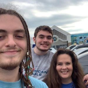 Meet your Posher, Melissa